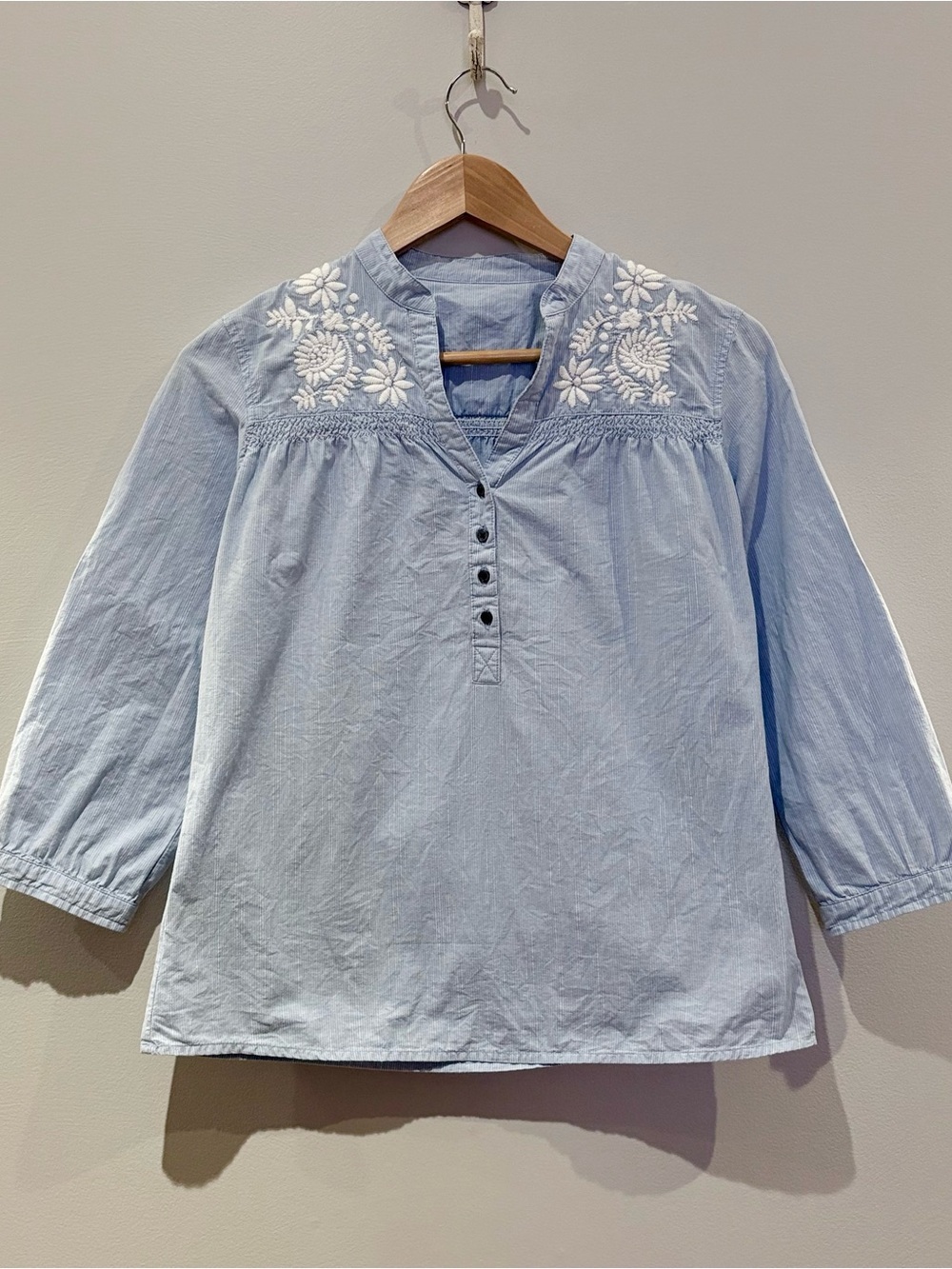 Cecil McBee Vintage Embroidered Cotton Blouse - Light Blue & White 100% Cotton - Picture 2 of 10